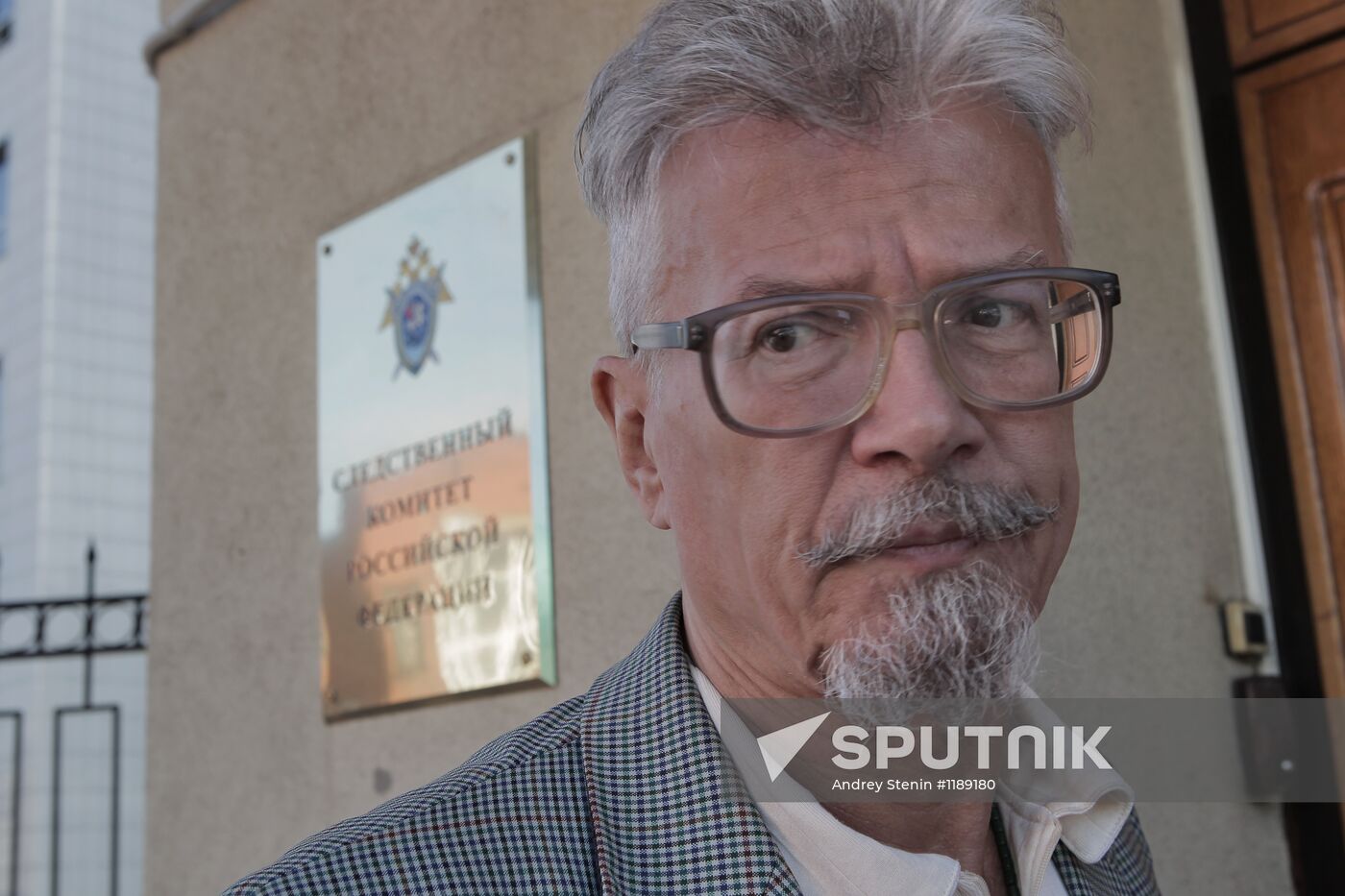 Eduard Limonov interrogated by Investigative Committee