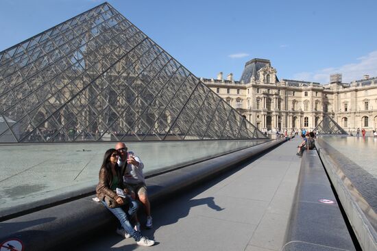 World cities. Paris