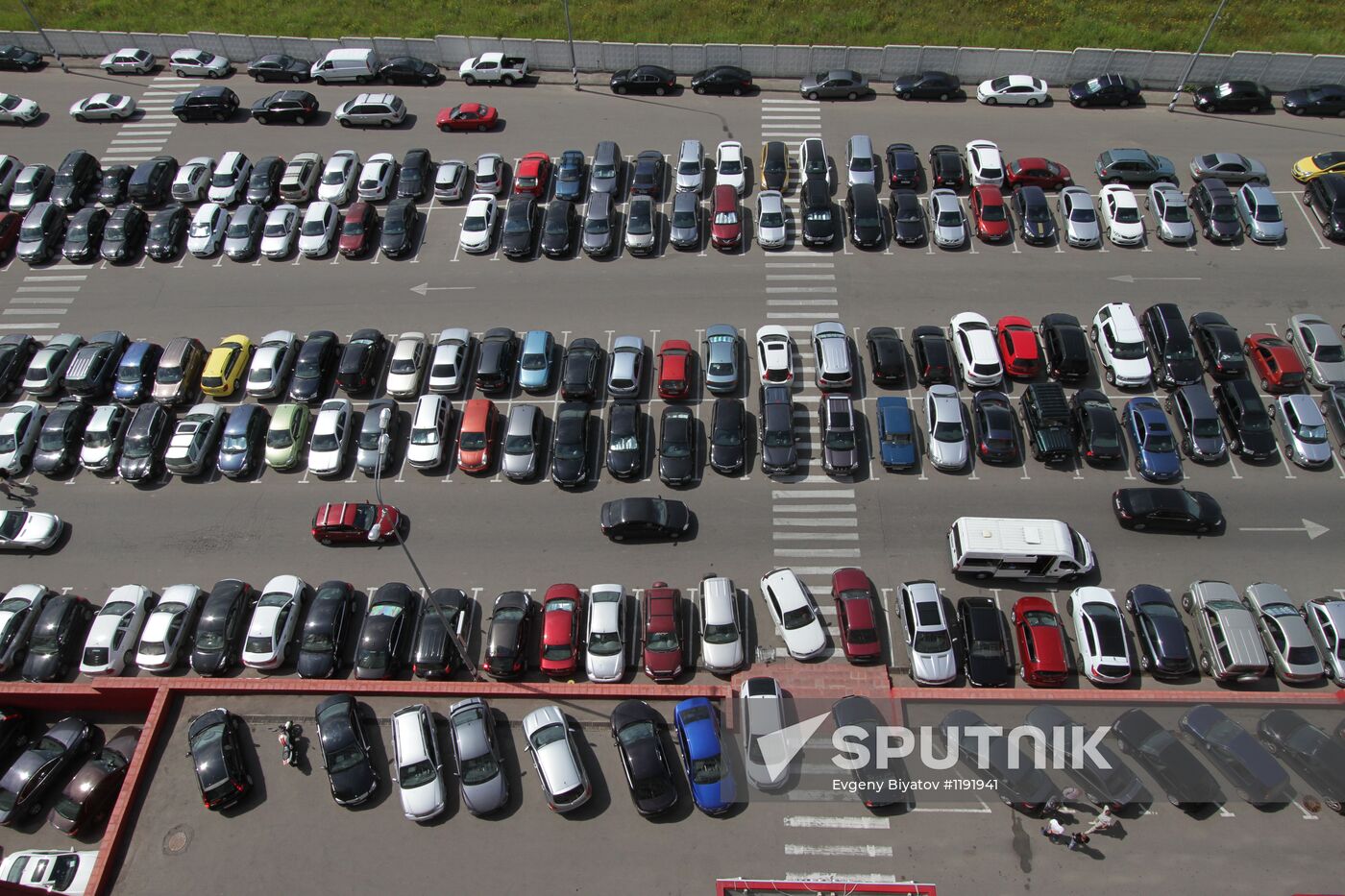 Parking lot at Rumyantsevo business park