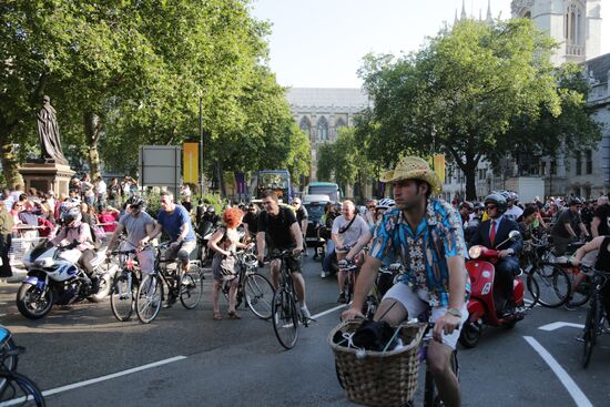 Olympic torch relay in London