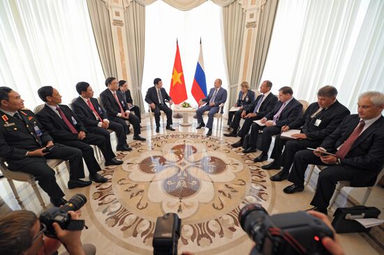 President Vladimir Putin meets with Truong Tan Sang