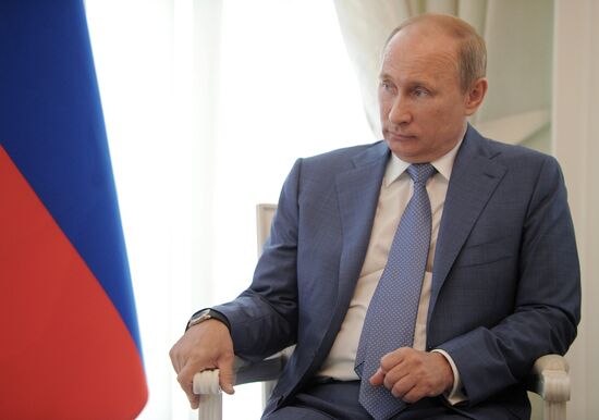 President Vladimir Putin meets with Truong Tan Sang