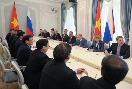 President Putin meets with Truong Tan Sang