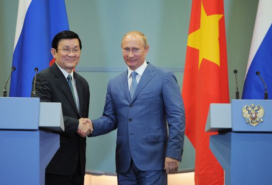 President Putin meets with Truong Tan Sang