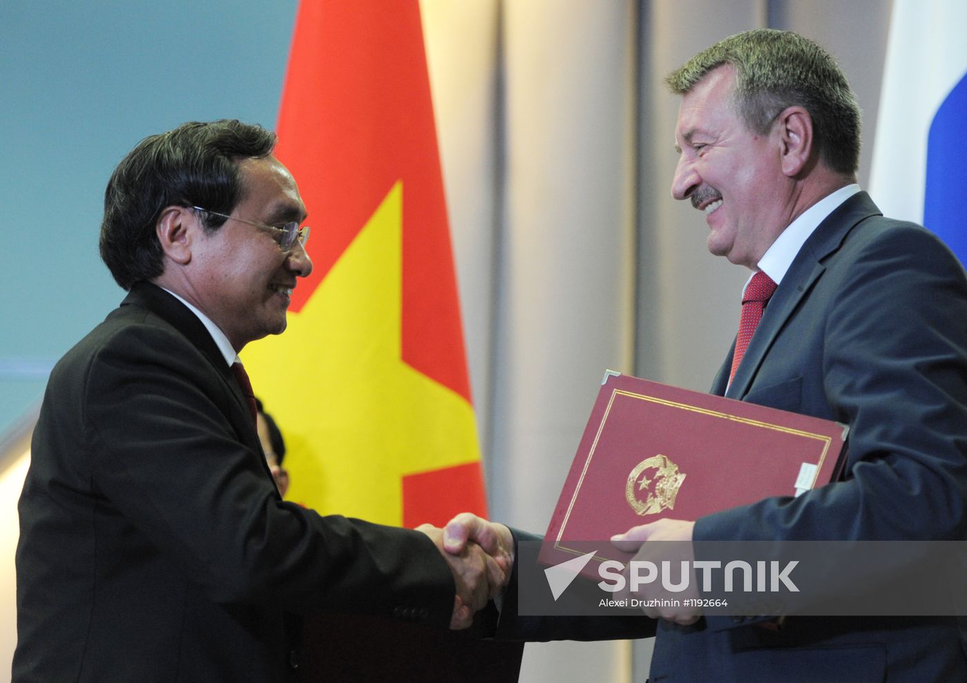 President Putin meets with Truong Tan Sang