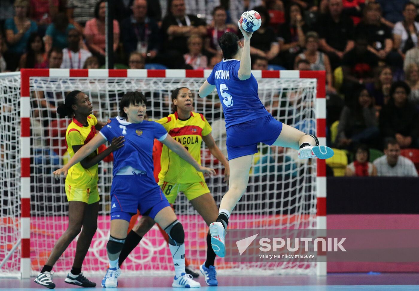 2012 Summer Olympics. Women's Handball. Russia vs. Angola