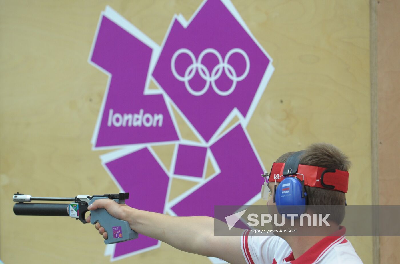 2012 Summer Olympics. Shooting. Air pistol. Men