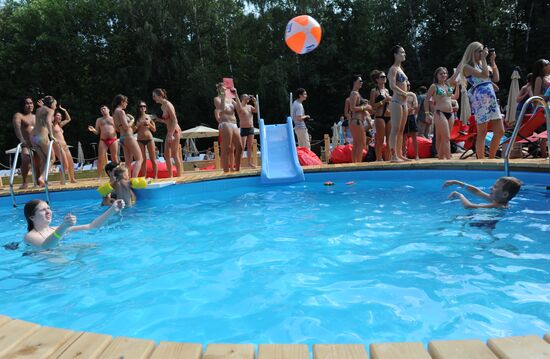 Recreation zone with swimming pools opens in Sokolniki Park