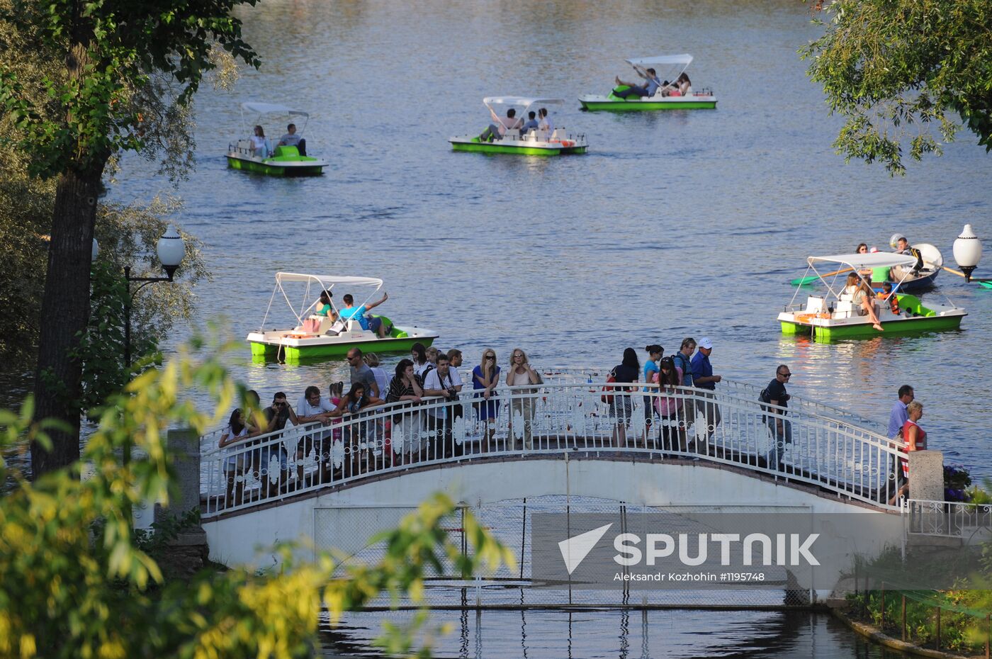 Muscovites taking rest