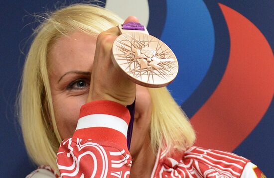 P/c by Olympic bronze medalists O. Zabelinskaya and N. Kovalev