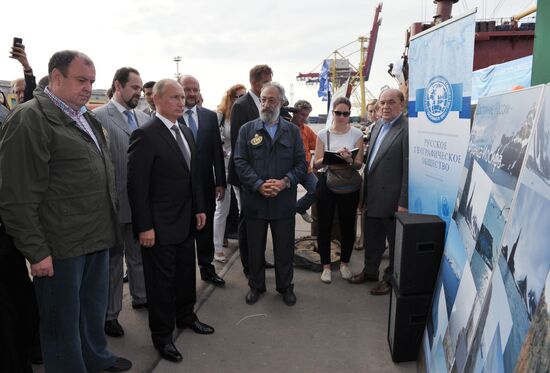 Vladimir Putin visits North-Western Federal District