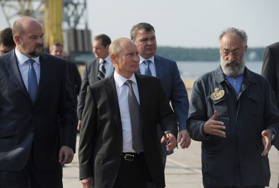 Vladimir Putin visits North-Western Federal District