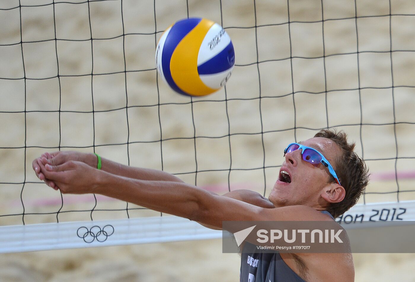 2012 Olympics. Beach Volleyball. Switzerland vs. Russia