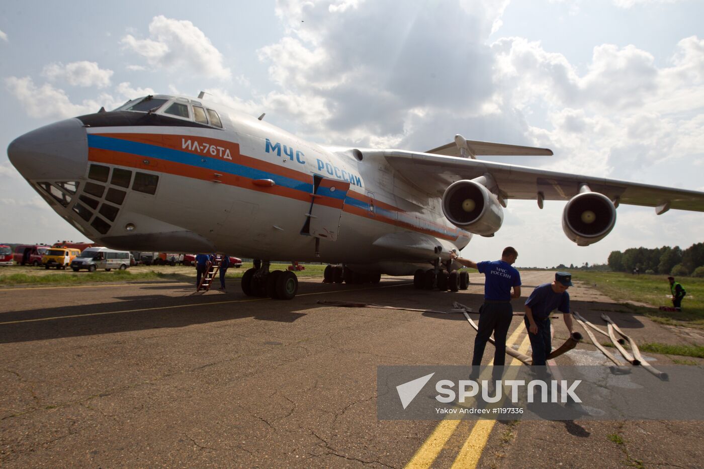 EMERCOM's Ilyushin 76 plane takes in water to battle wildfires