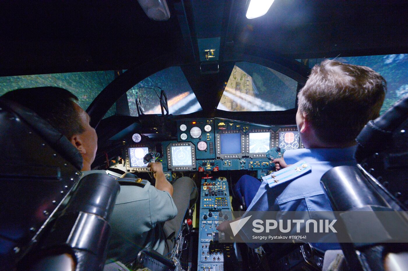 Training simulator for air force pilots retraining