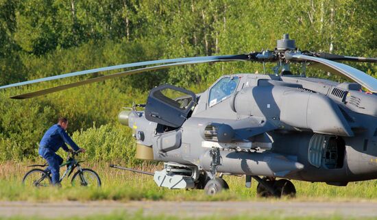Air Force crews prepare for "Common Sky" air show
