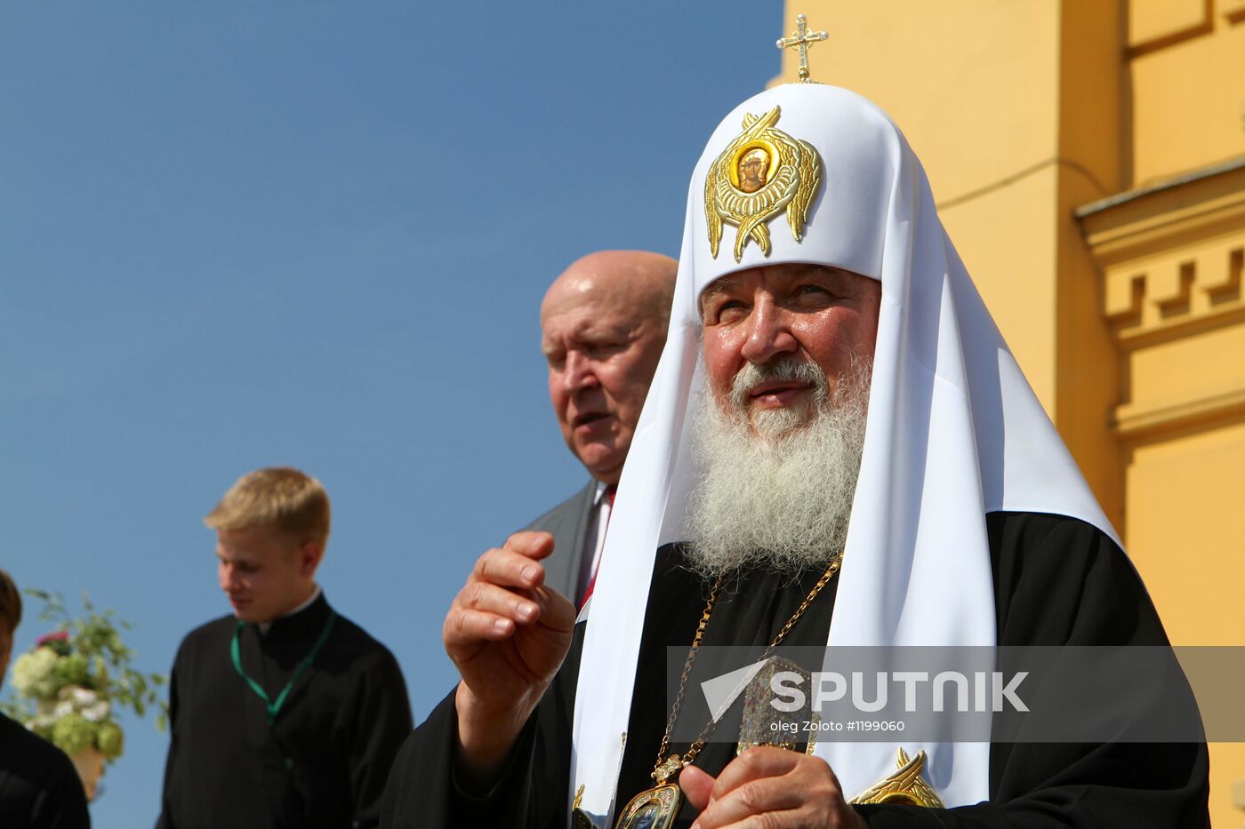 Patriarch Kirill consecrates "Cathedral" bell