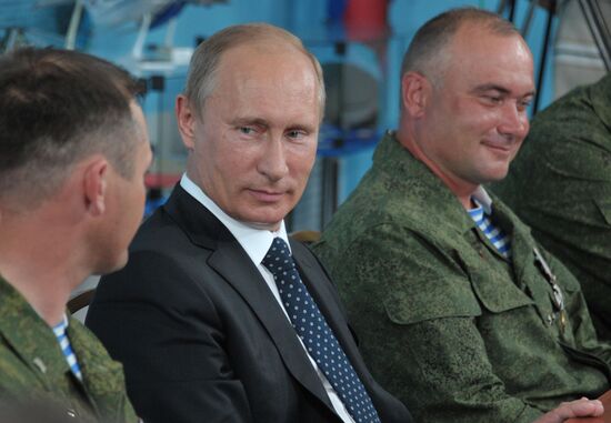 Vladimir Putin visits 31th Guards Separate Air Assault Brigade