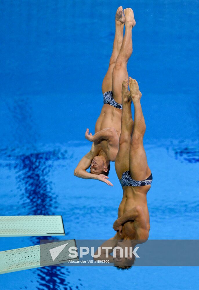 Olympics 2012 Men's Synchronized Diving. 3 meter springboard