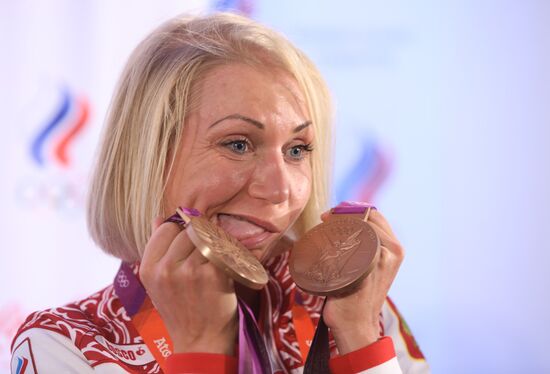 Nifontov, Tsarukaeva, Zabelinskaya give news conference