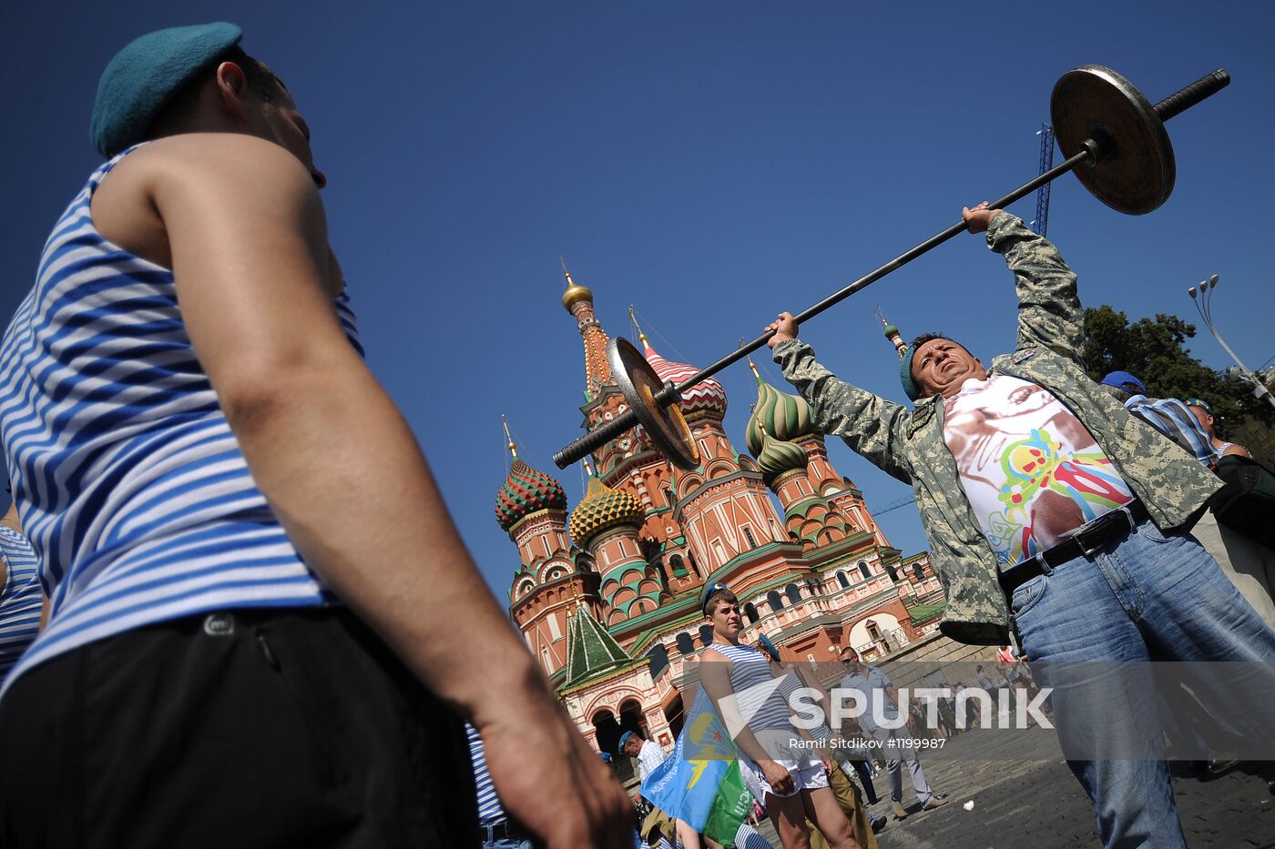 Celebrating Airborne Forces Day in Moscow