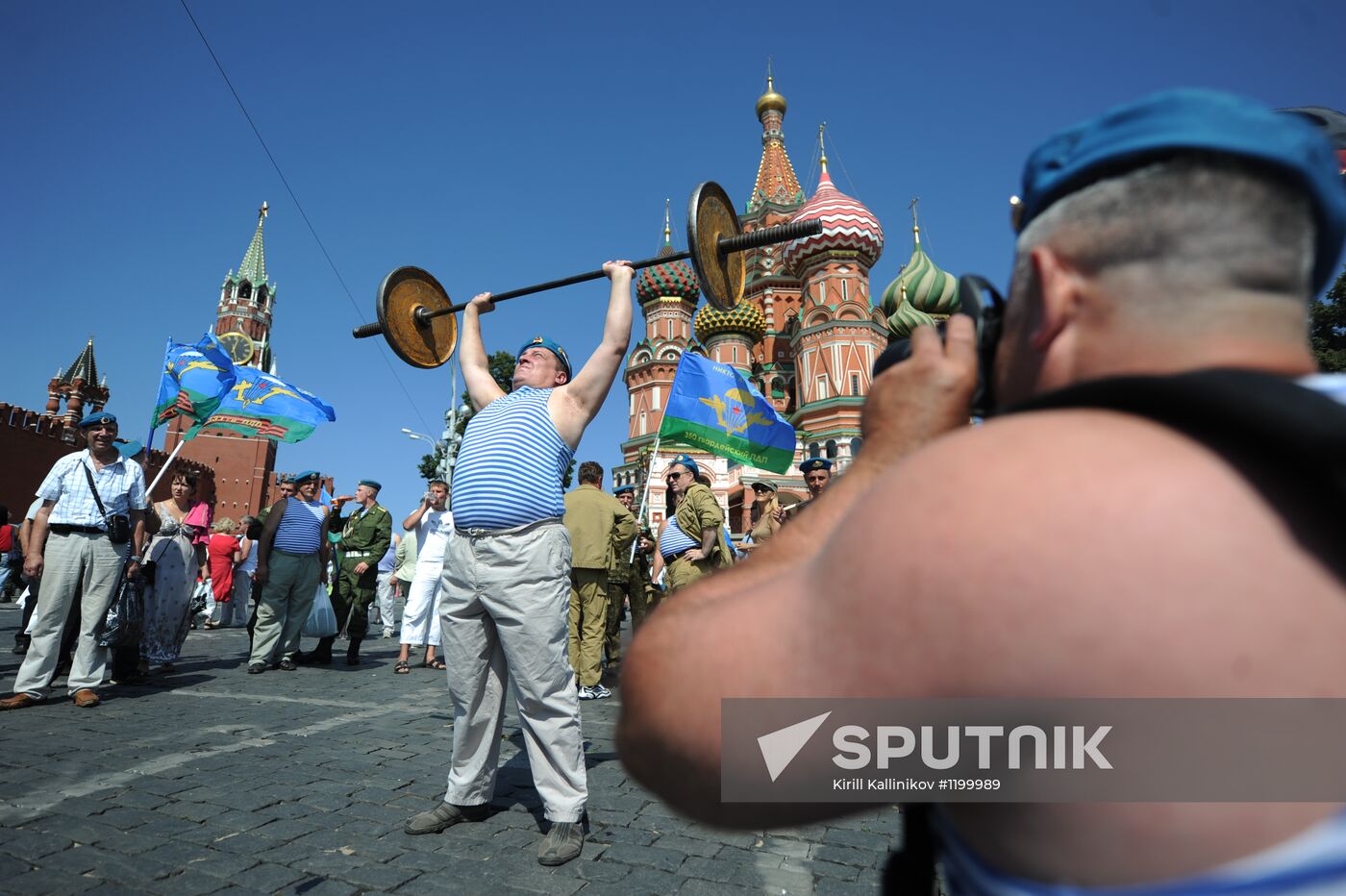 Celebrating Airborne Forces Day in Moscow