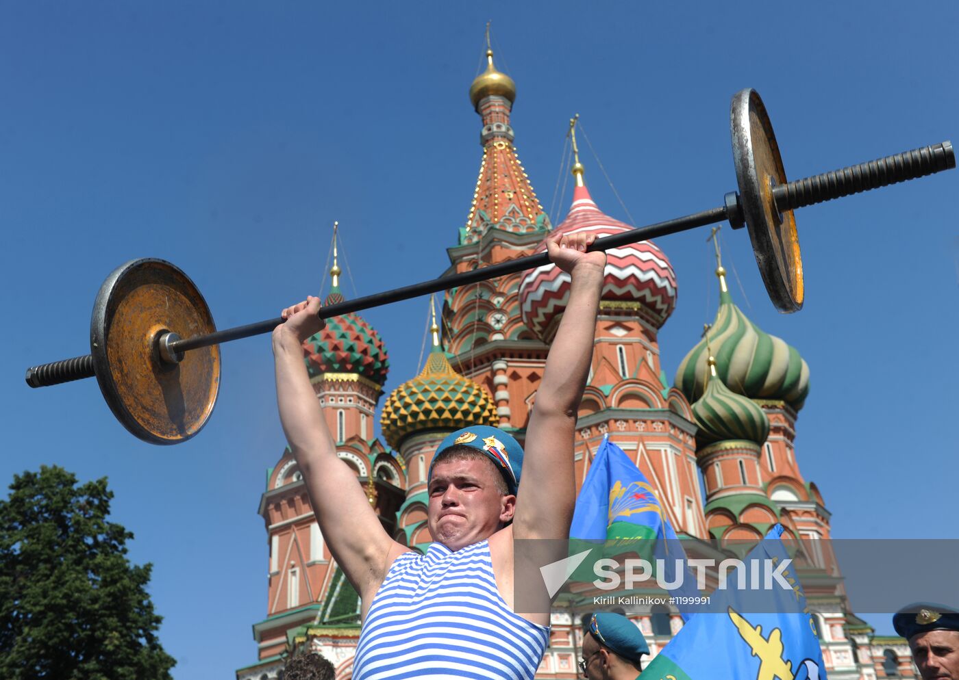 Celebrating Airborne Forces Day in Moscow