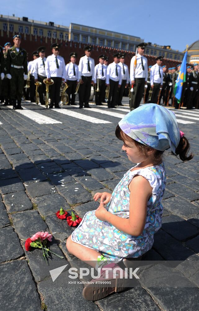 Celebrating Airborne Forces Day in Moscow