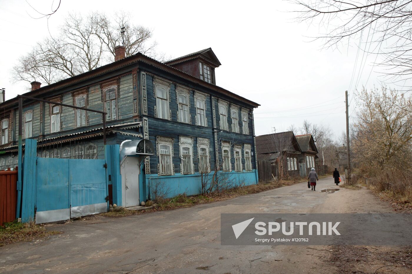 A 19TH-CENTURY WOODEN HOUSE VYSHNI VOLOCHYOK