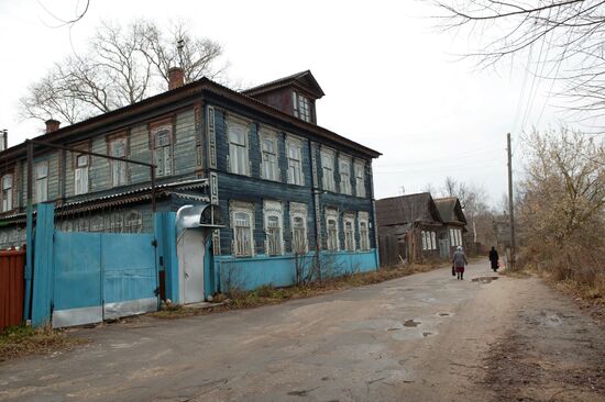 A 19TH-CENTURY WOODEN HOUSE VYSHNI VOLOCHYOK