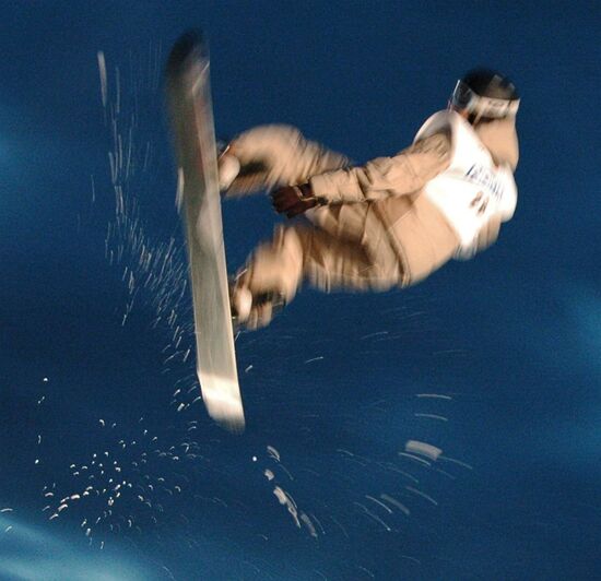 MOSCOW STAGE WORLD CUP SNOWBOARDING SNOWBOARDER