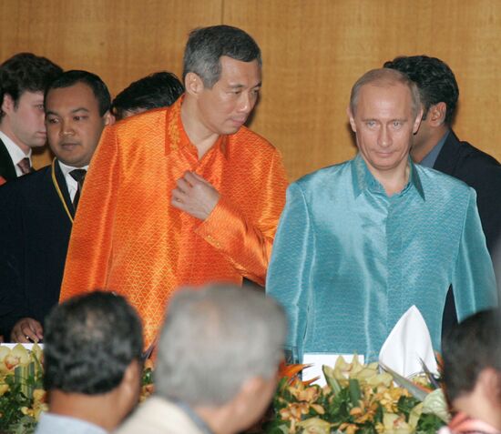 PUTIN LOONG ETHNIC ATTIRE