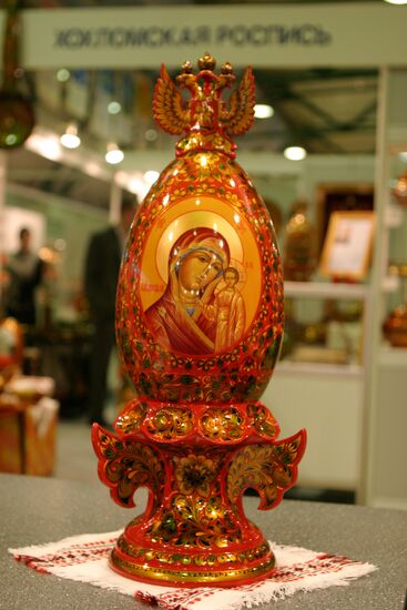 KHOKHLOMA PAINTING