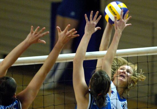 VOLLEYBALL WOMEN'S TEAM CUP 