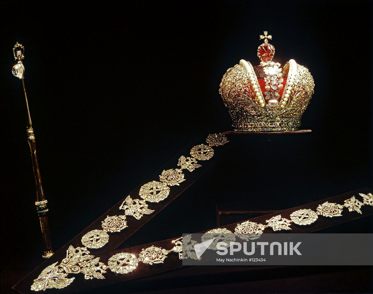 BIG IMPERIAL CROWN SCEPTER DIAMOND CHAIN