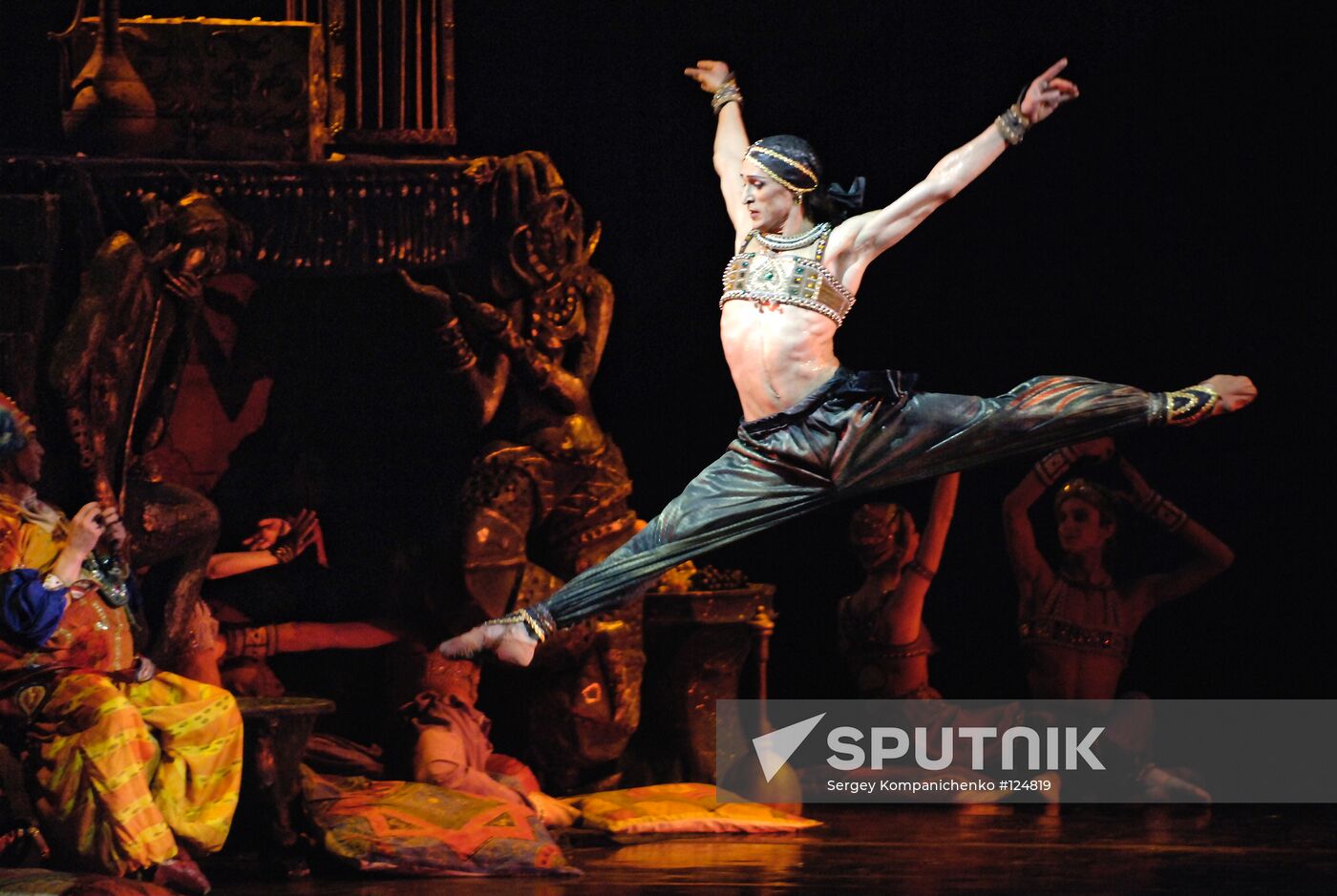 FARUKH RUZIMATOV BENEFIT PERFORMANCE
