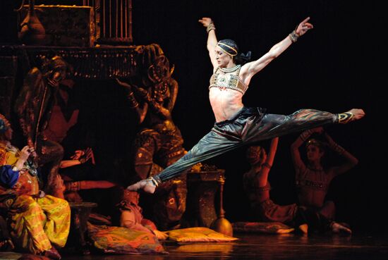 FARUKH RUZIMATOV BENEFIT PERFORMANCE