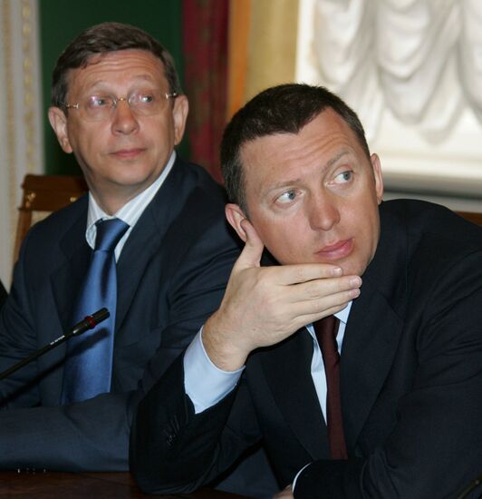 V.PUTIN HELD MEETING