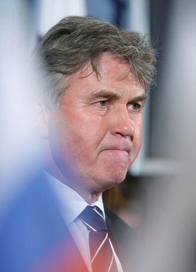 GUS HIDDINK