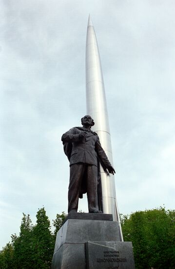 Tsiolkovsky monument 