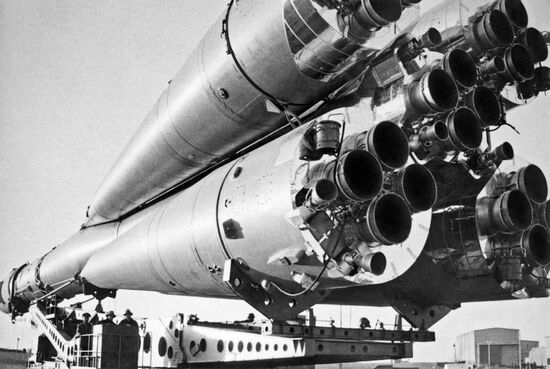 BOOSTER ROCKET TRANSPORTATION