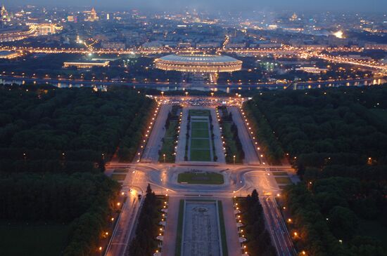 LUZHNIKI VOROBYEVY HILLS