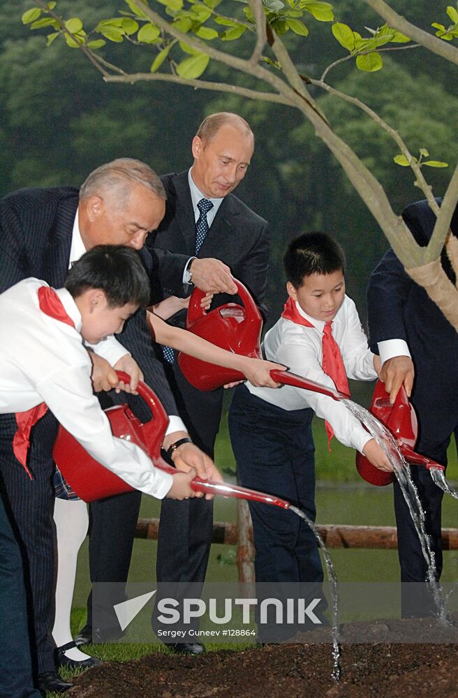 KARIMOV PUTIN
