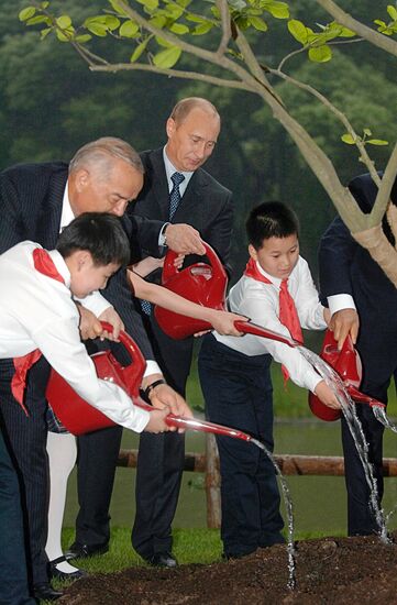 KARIMOV PUTIN