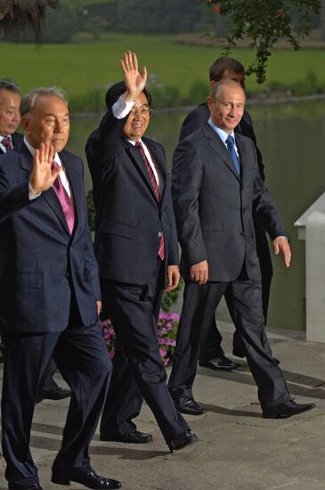 PUTIN, NAZARBAYEV AND HU JINTAO
