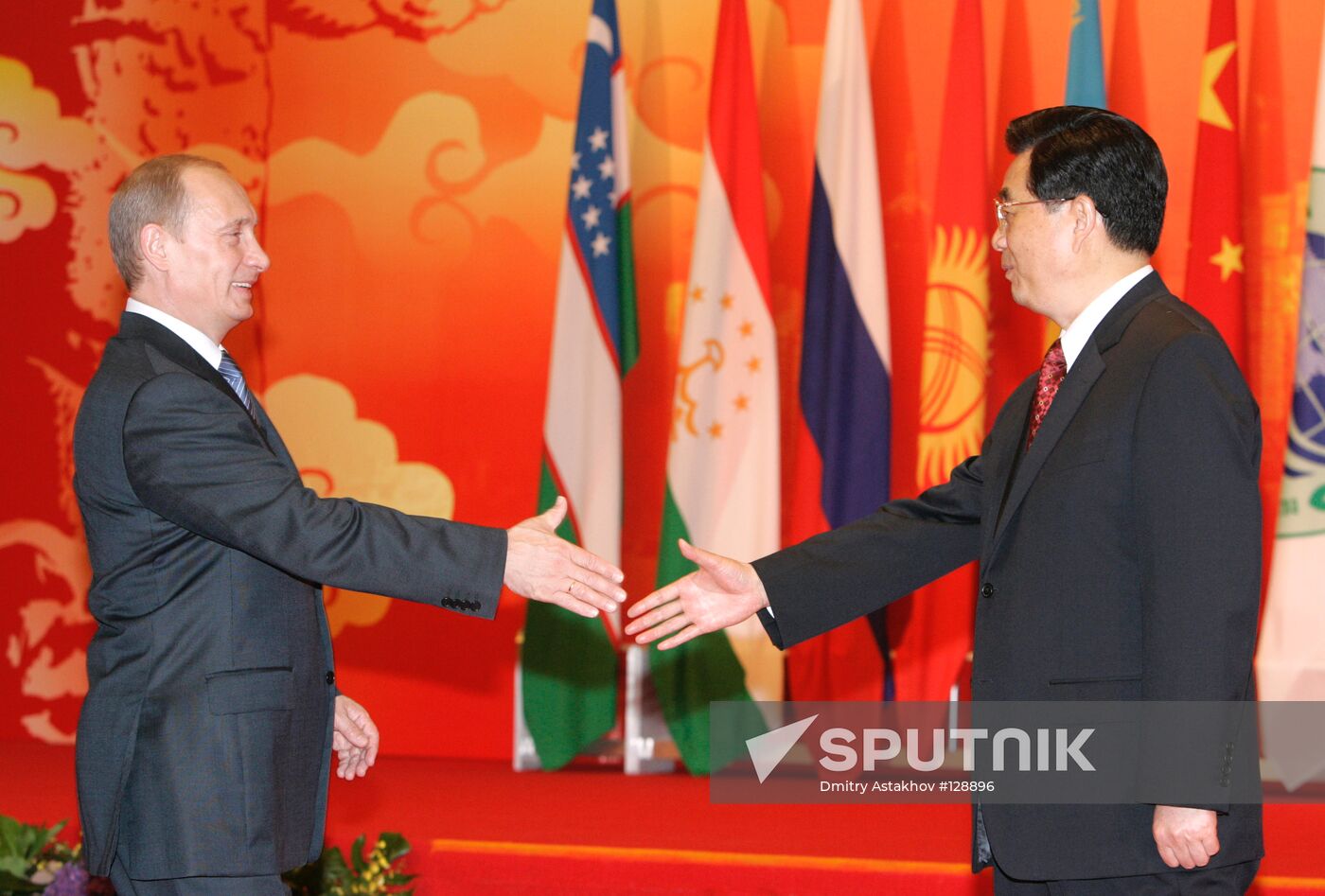VLADIMIR PUTIN AND HU JINTAO