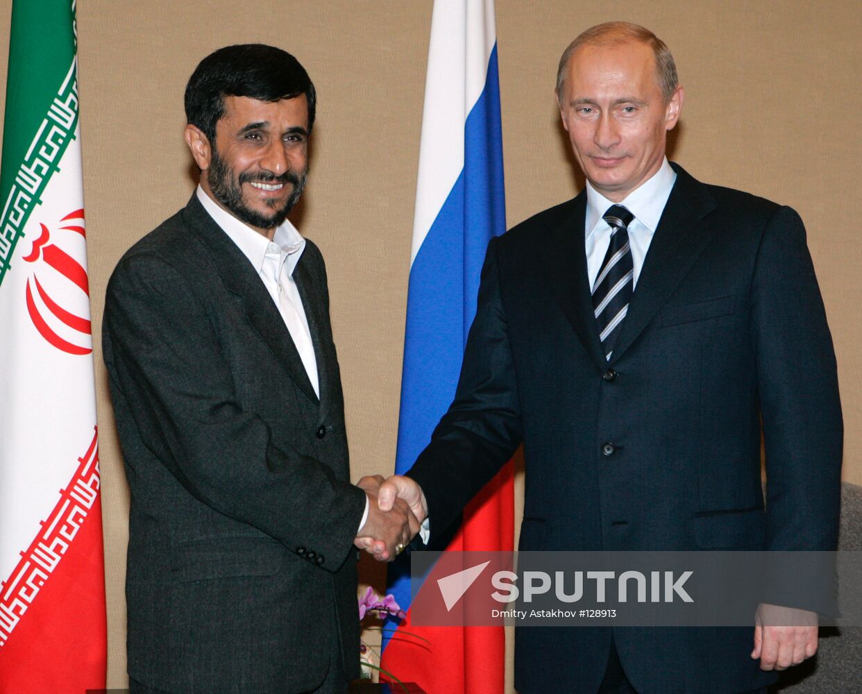 MAHMUD AHMADI-NEJAD AND VLADIMIR PUTIN