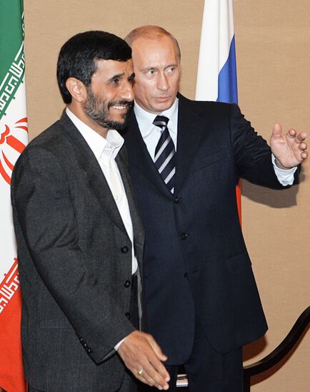 MAHMUD AHMADI-NEJAD AND VLADIMIR PUTIN 