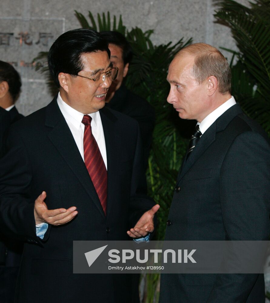 VLADIMIR PUTIN AND HU JINTAO