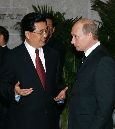 VLADIMIR PUTIN AND HU JINTAO